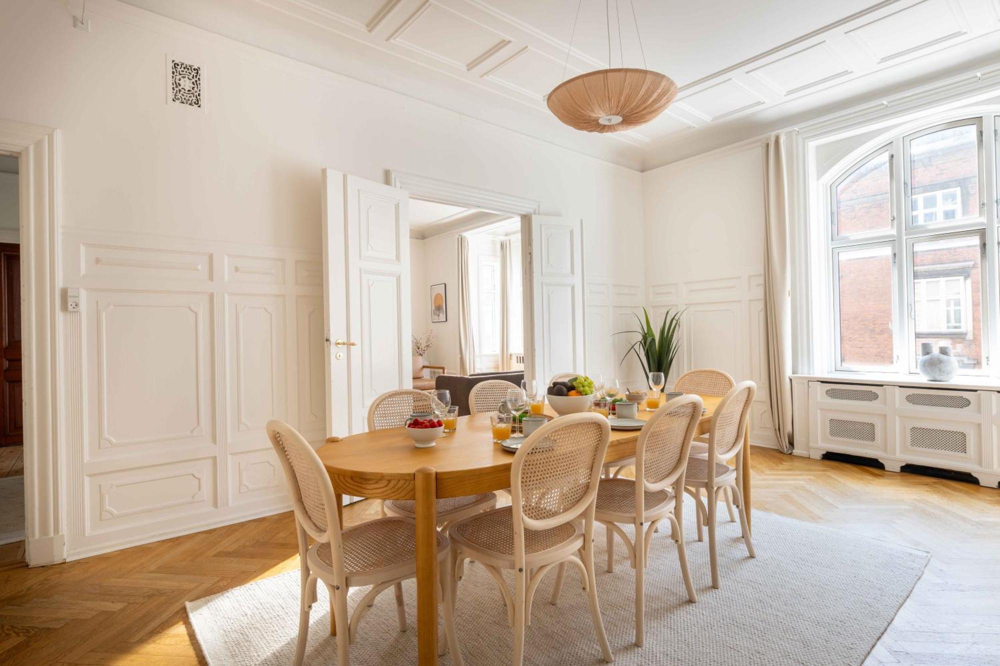 Lovely 3Br Manor Apartment 5 Min From Tivoli Gardens Copenhaga Exterior foto